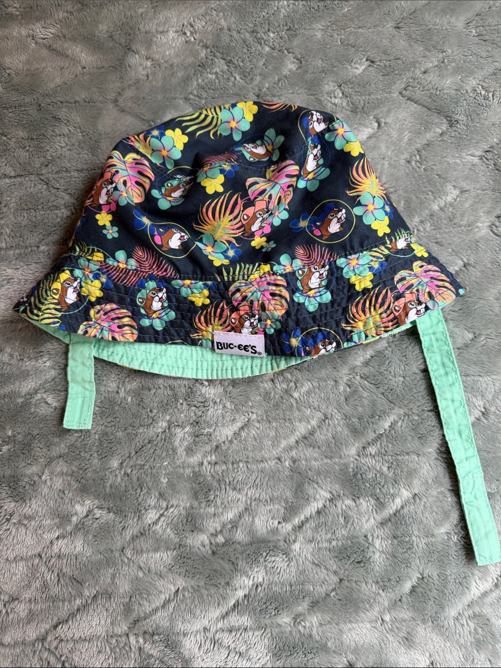Buc-ee's Kids Navy Floral Bucket Hat with Mint Ties